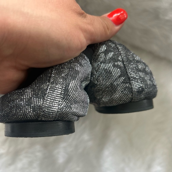 Tory Burch Ballet Flats Leopard Printed Glitter Silver Emblem Accents Size 10 - Picture 3 of 5